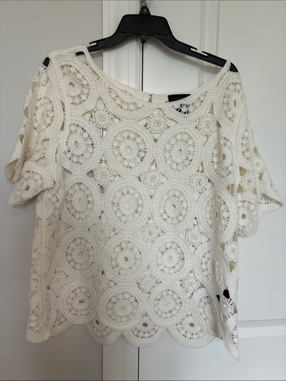 Donna Karan White Crochet Lace Short Sleeve Top